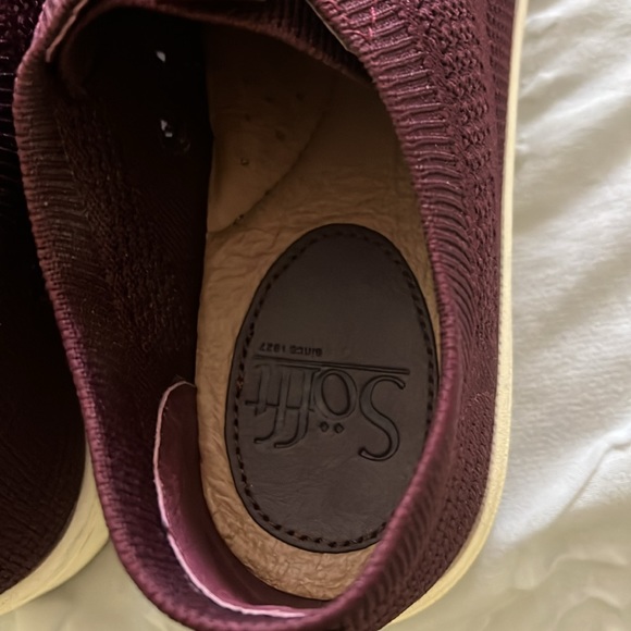 Sofft shoes in rich burgundy - Picture 3 of 5